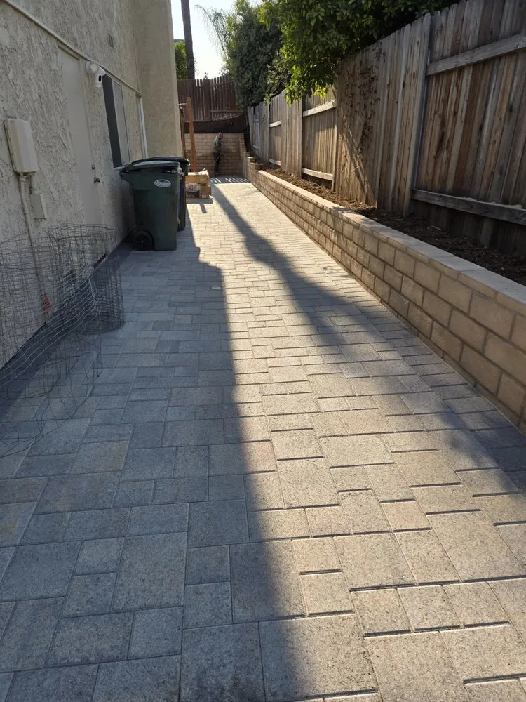 Reliable residential landscaping in Simi Valley, CA - Southwest Pavingstone