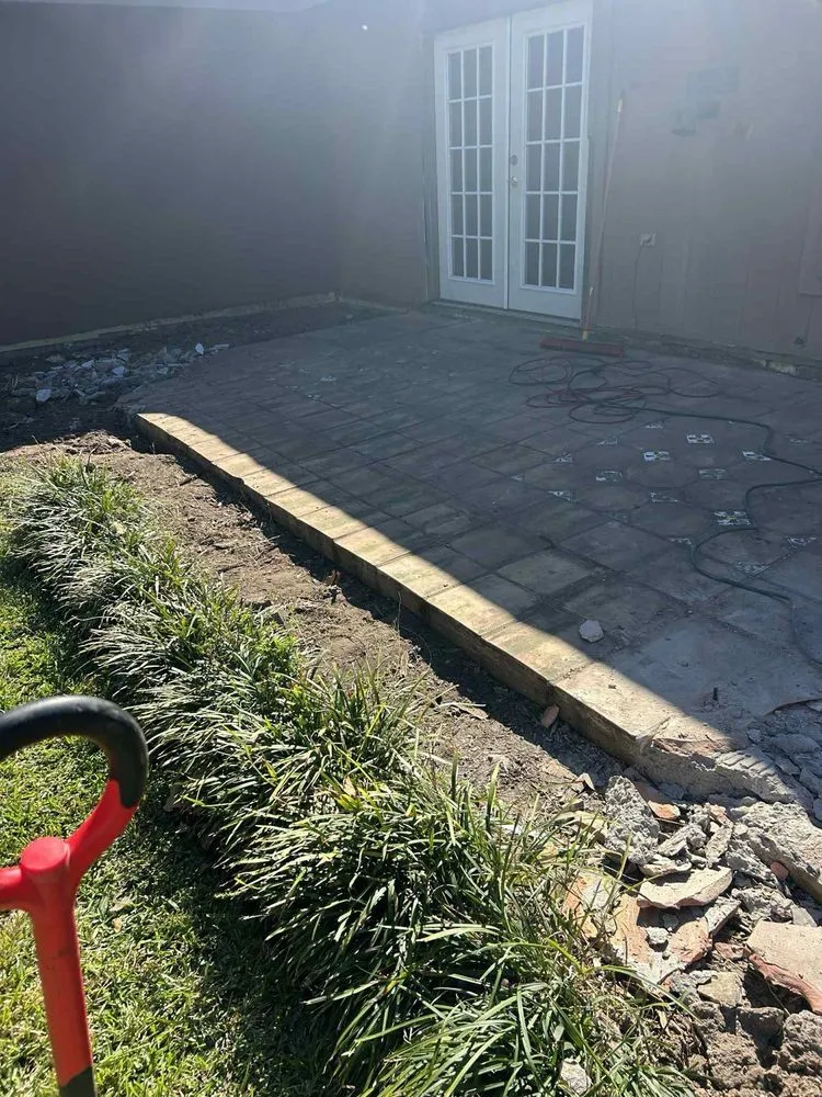 Local yard cleanup service experts serving Pearland, TX - Souto's Landscaping & Fencing