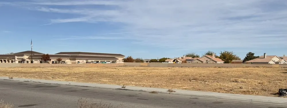 Custom outdoor landscaping in Lancaster, CA - Souza & Son Earthworks