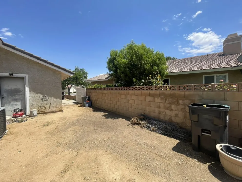 Professional residential landscaping experts serving Lancaster, CA - Souza & Son Earthworks