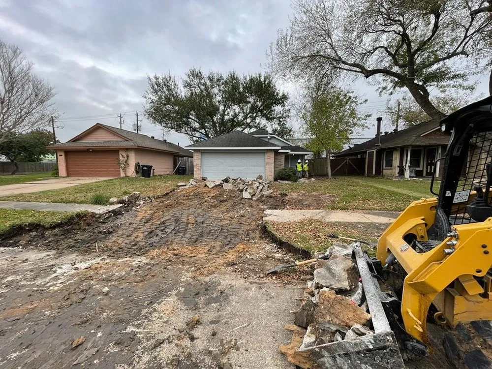 Reliable lawn mowing service in Tomball, TX by Space City Pro Construction