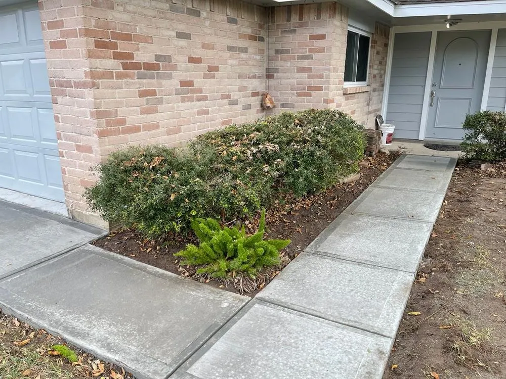 Trusted lawn mowing service in Tomball, TX - Space City Pro Construction