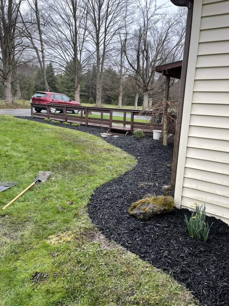 Top-rated lawn care service in Endicott, NY by Space Maintenance