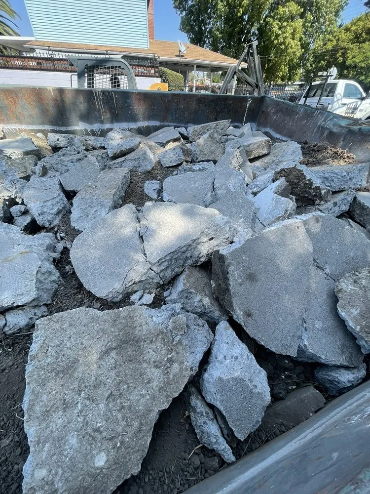 Professional lawn mowing service experts serving Sunnyvale, CA - Spade Pavers & Design