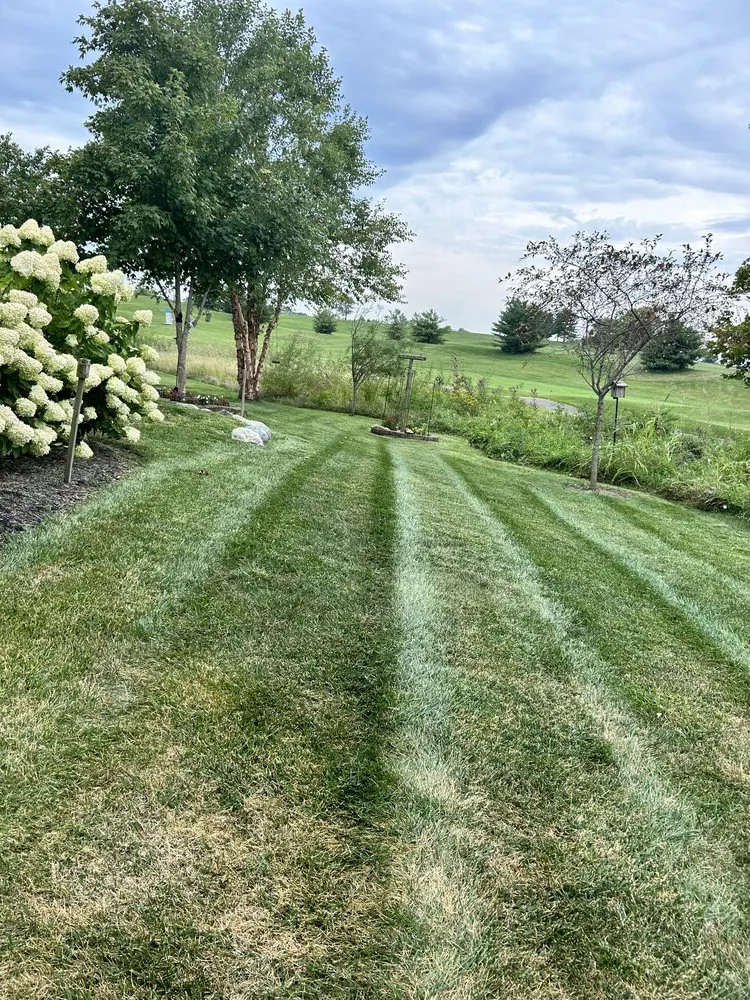 Professional lawn care service experts serving Lebanon, OH - Spade’s Lawn Care and Landscape