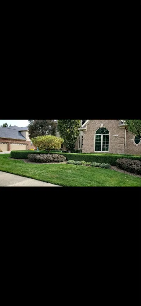 Local outdoor landscaping experts serving Wixom, MI - Spades Outdoor Services
