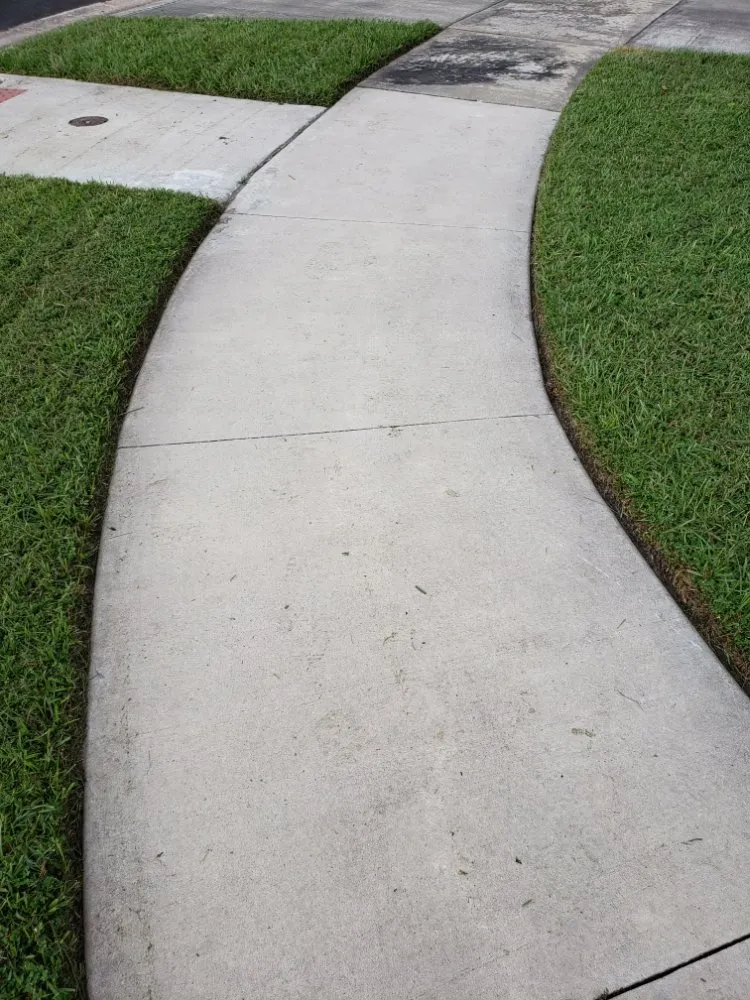 Reliable lawn mowing service for beautiful yards across Sanford, FL - Spades Outdoors