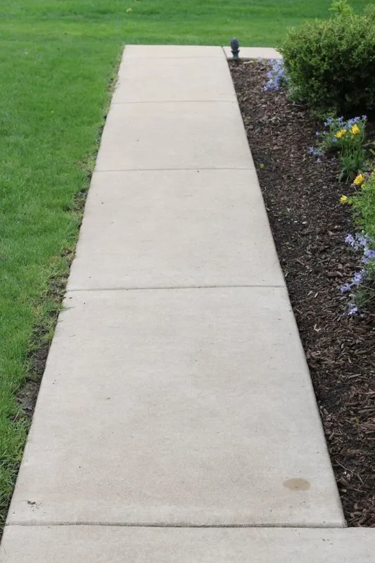 Custom yard maintenance in Sanford, FL - Spades Outdoors