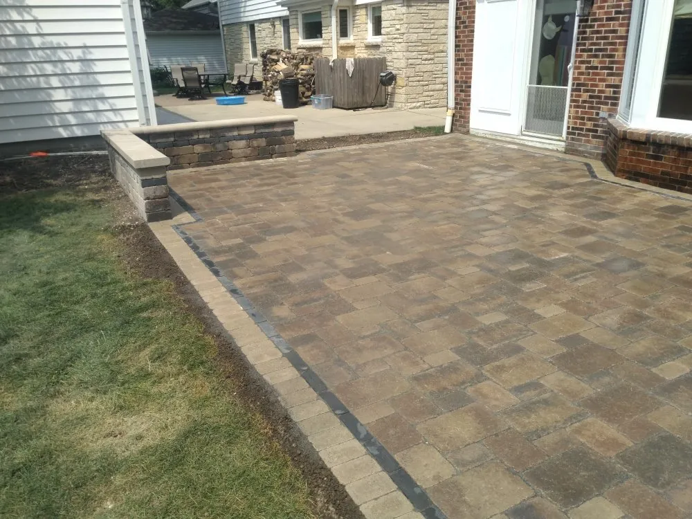 Custom lawn mowing service in Wauwatosa, WI - Spahn Manning Landscape