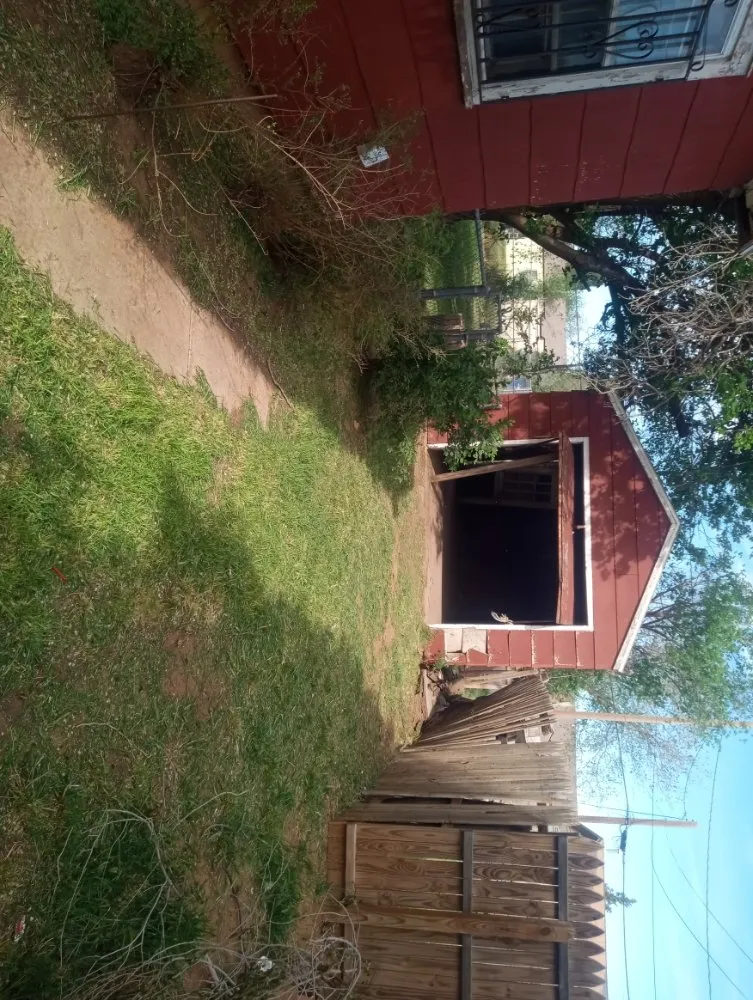 Expert yard cleanup service in Slaton, TX - Spankys Lawn Care & Tree Service