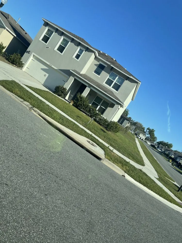 Custom lawn care service in Leesburg, FL - Sparkle Care Lawn Services