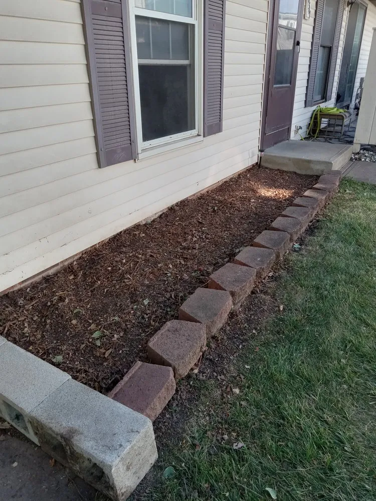 Expert lawn mowing service experts serving Akron, OH - Sparkles Cleaning