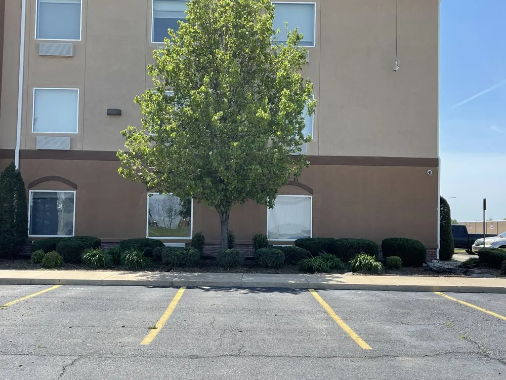 Top-rated yard maintenance experts serving Miami, OK - Sparks Lawn Care