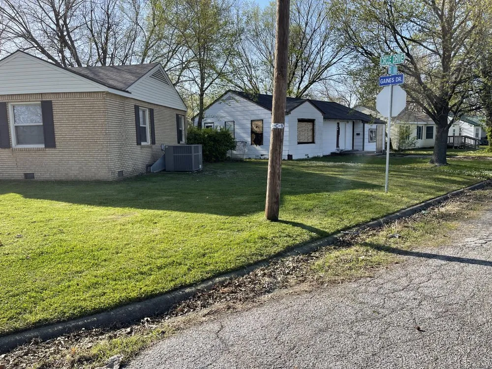 Local yard maintenance for beautiful yards in Miami, OK by Sparks Lawn Care