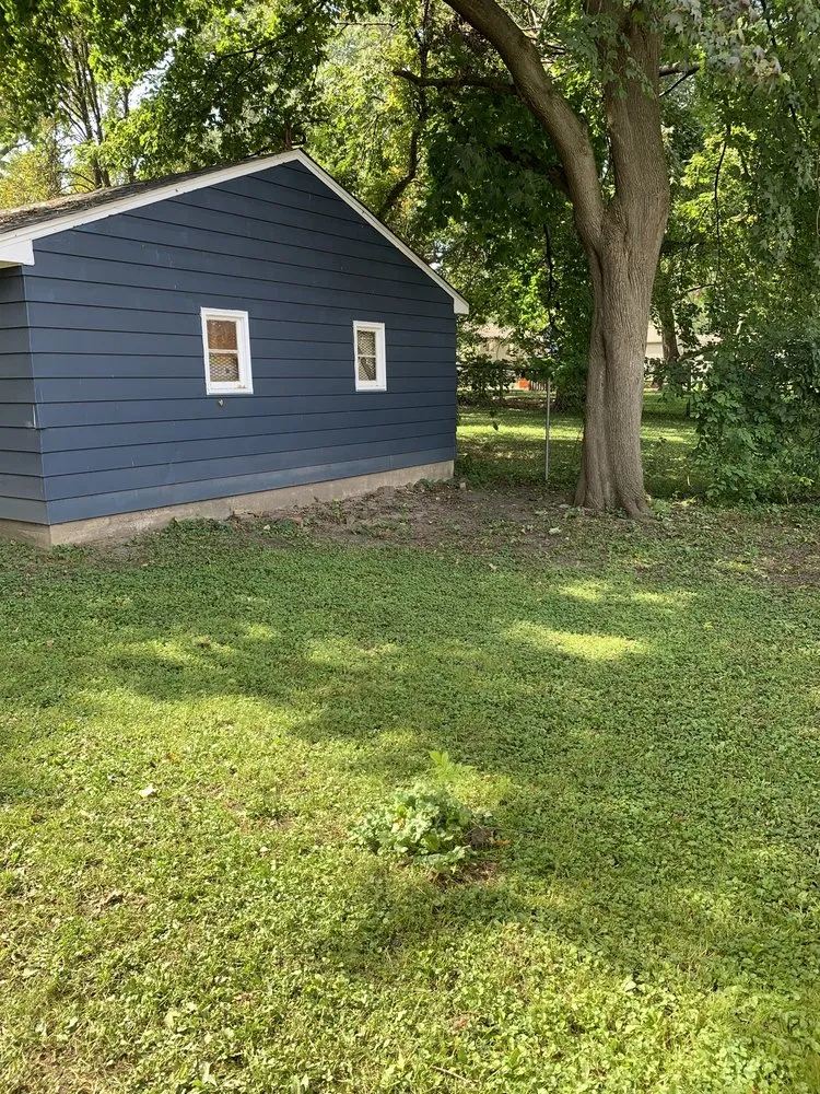 Local yard cleanup service in Lansing, MI - Spartan General