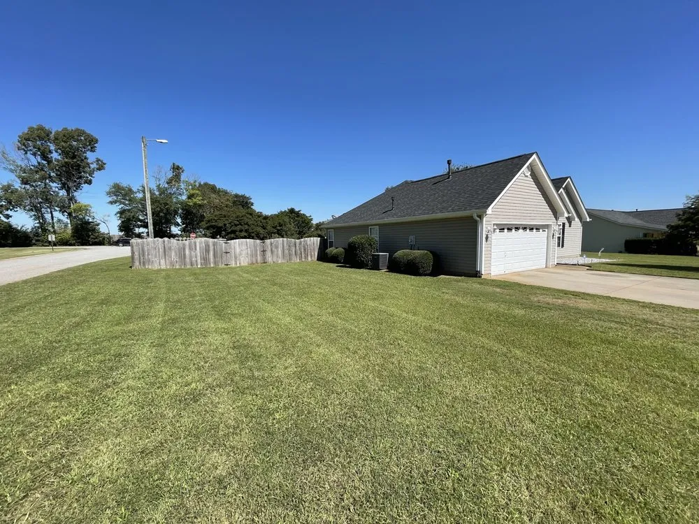 Top-rated landscaping services experts serving Spartanburg, SC - Spartan Lawn Service