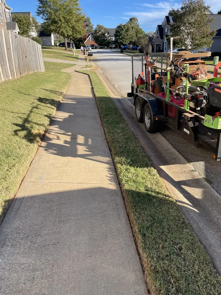 Affordable lawn care service with custom design across Spartanburg, SC - Spartan Lawn Service