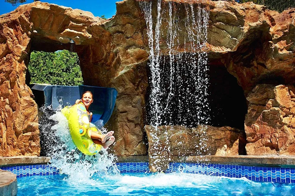 Reliable outdoor landscaping in Mobile, AL by Spaulding & Son