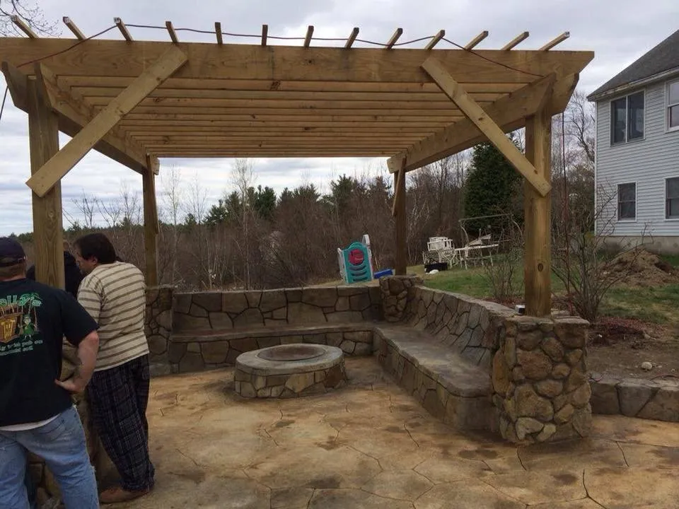 Custom yard cleanup service for beautiful yards in Mobile, AL by Spaulding & Son