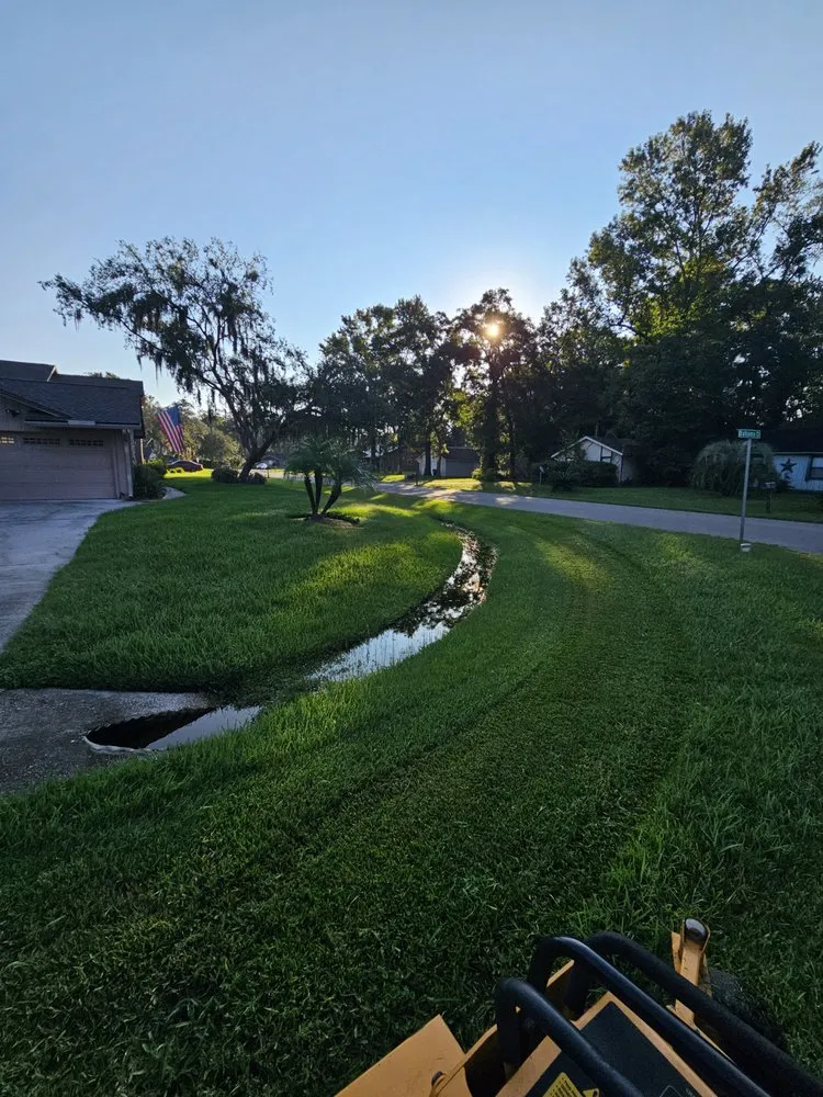 Professional yard maintenance in Green Cove Springs, FL - Specialized Landscape and Maintenance