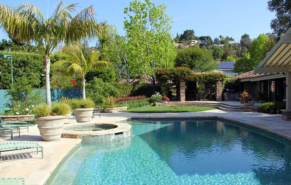 Expert lawn mowing service experts serving Orange, CA - Specialized Tree Care & Landscape