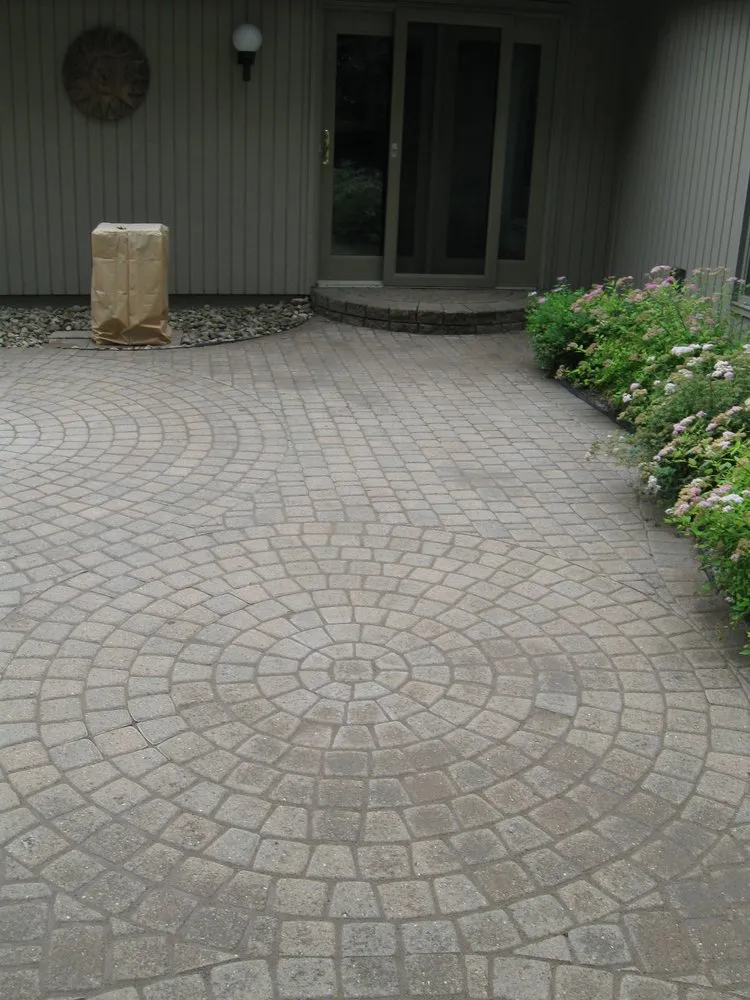 Professional outdoor landscaping for year-round maintenance across North Ridgeville, OH - Specialscapes