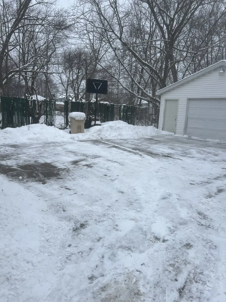 Expert lawn care service experts serving South Bend, IN - Specialties Landscaping and Design