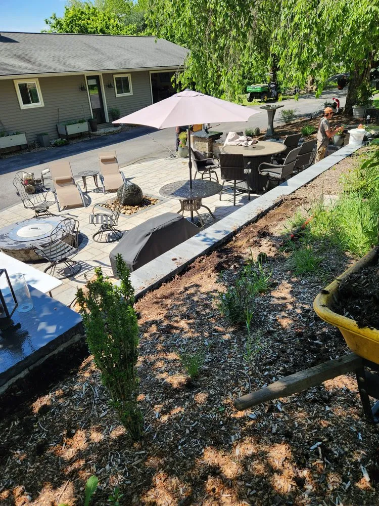 Custom residential landscaping in Huntingdon, PA - Speedy Greens Lawn Care