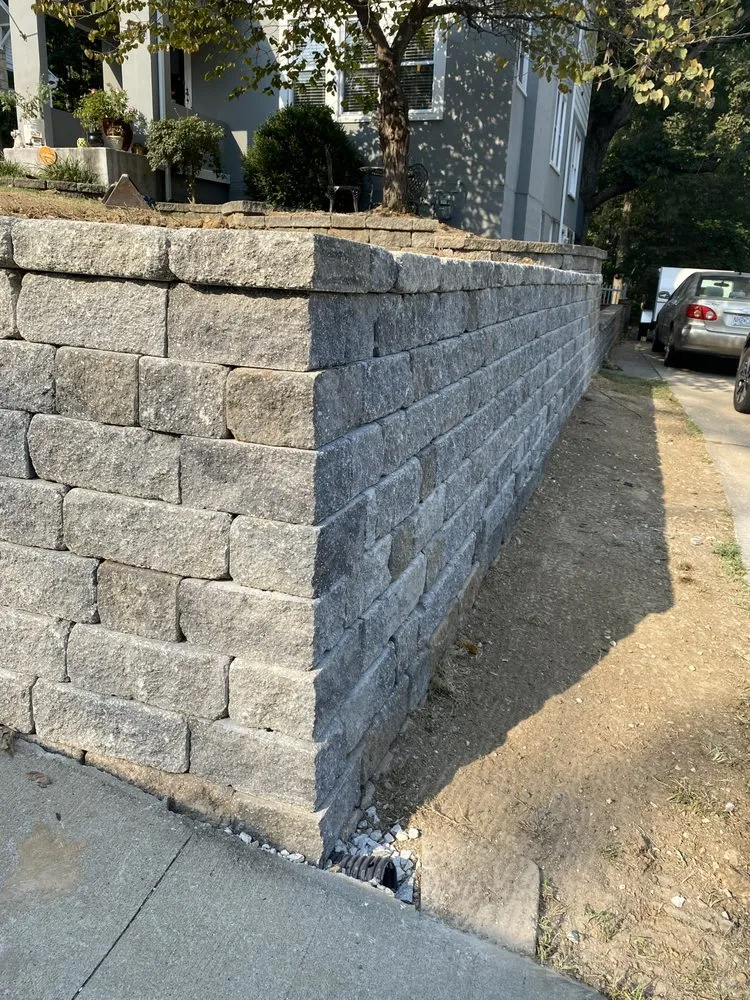 Top-rated yard cleanup service experts serving Holts Summit, MO - Speedy Landscaping