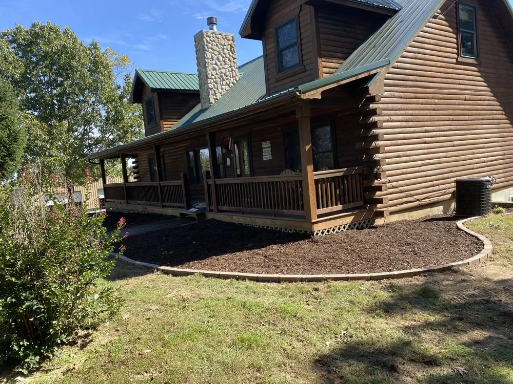 Top-rated garden landscaping with custom design across Holts Summit, MO - Speedy Landscaping