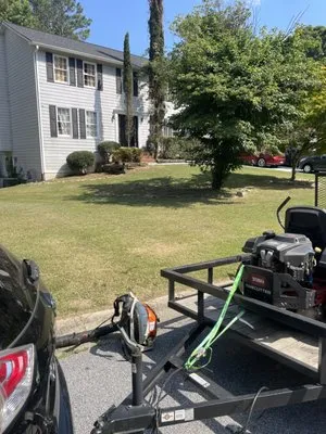 Speedy Lawn Care Logo