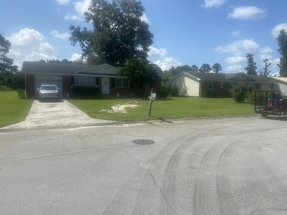 Professional landscaping services experts serving Emerald Isle, NC - Speedy Lawn Care