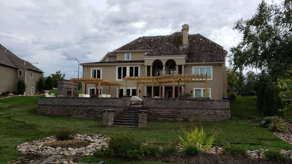 Affordable garden landscaping in Kansas City, MO - SpeedyBlades Contracting & Design