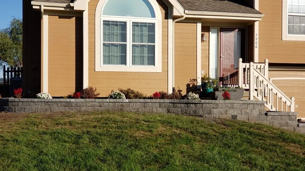 Top-rated yard cleanup service experts serving Kansas City, MO - SpeedyBlades Contracting & Design