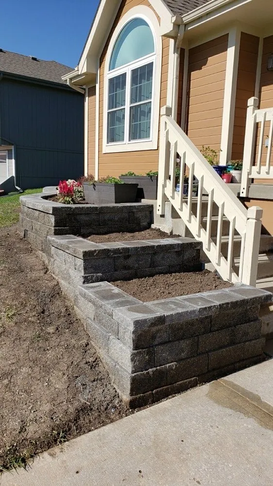 Affordable landscape installation experts serving Kansas City, MO - SpeedyBlades Contracting & Design