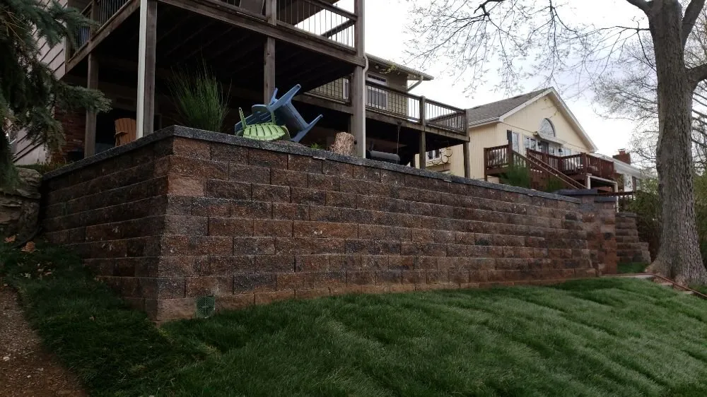 Professional yard maintenance in Kansas City, MO by SpeedyBlades Contracting & Design
