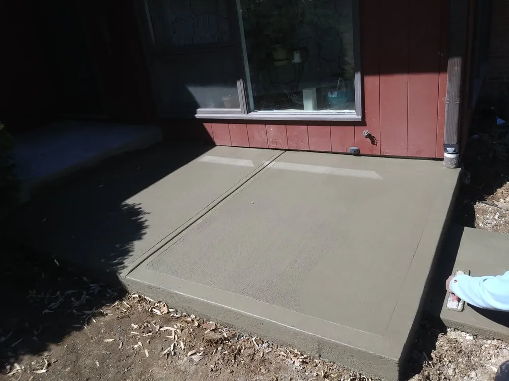 Affordable landscaping services in Lindenwald, OH by Speedy's Landscaping and decorative concrete