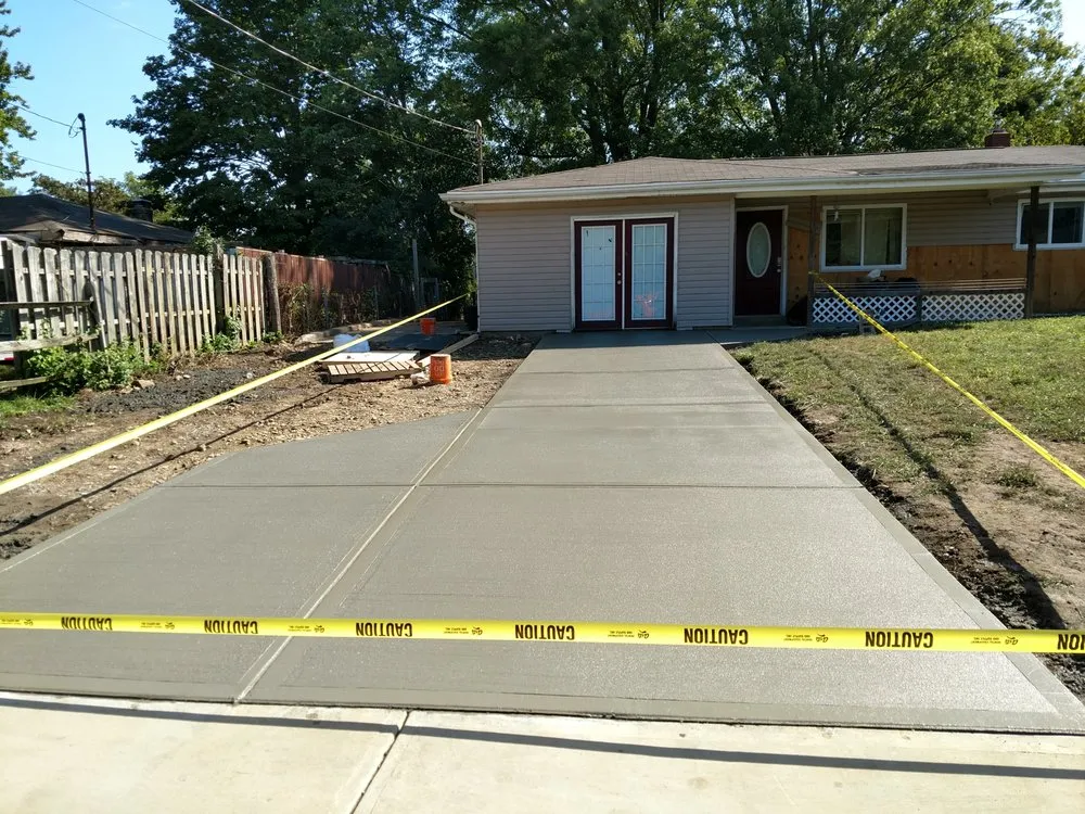 Reliable yard cleanup service for beautiful yards across Lindenwald, OH - Speedy's Landscaping and decorative concrete