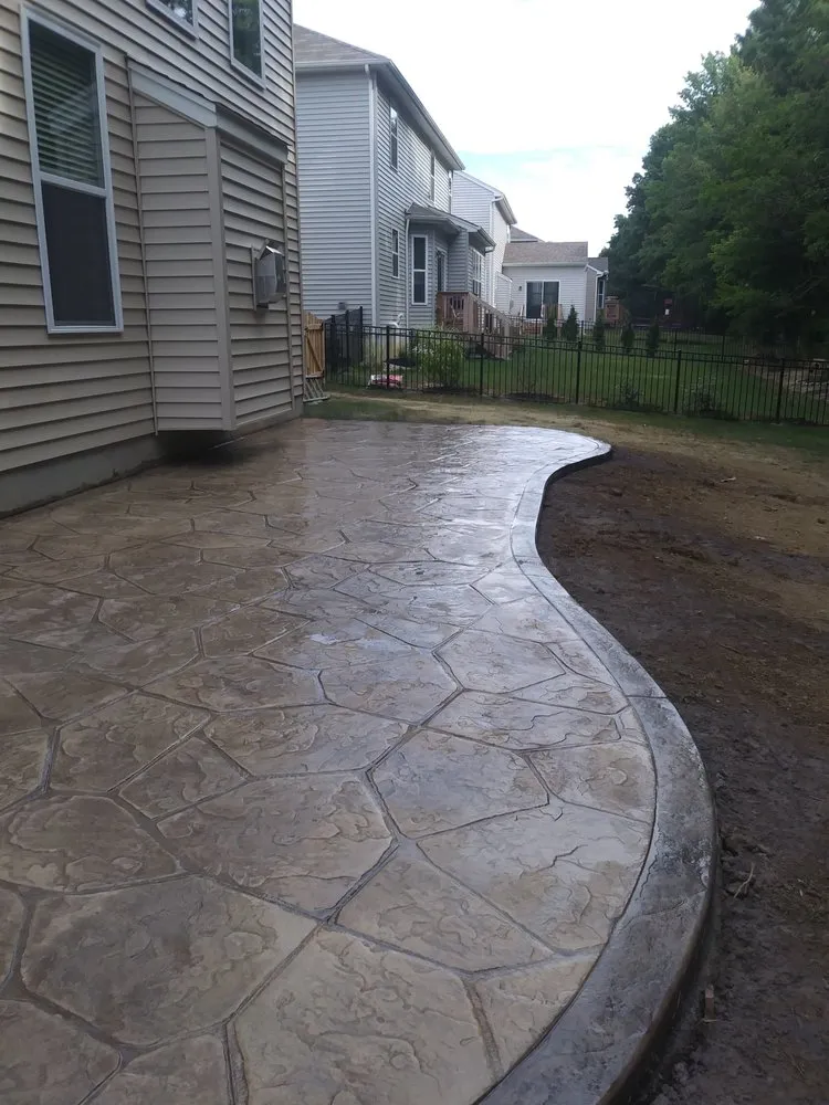 Expert lawn mowing service in Lindenwald, OH - Speedy's Landscaping and decorative concrete