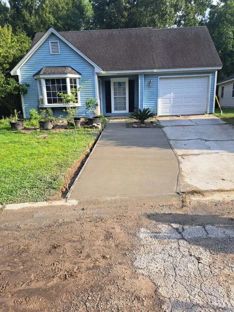 Professional lawn care service experts serving Moncks Corner, SC - Spell Landscaping and Concrete