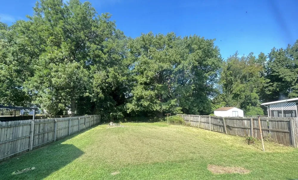 Local lawn mowing service in Norfolk, VA by Speller Lawn Services