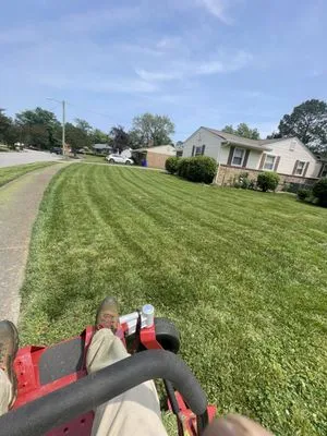 Speller Lawn Services Logo