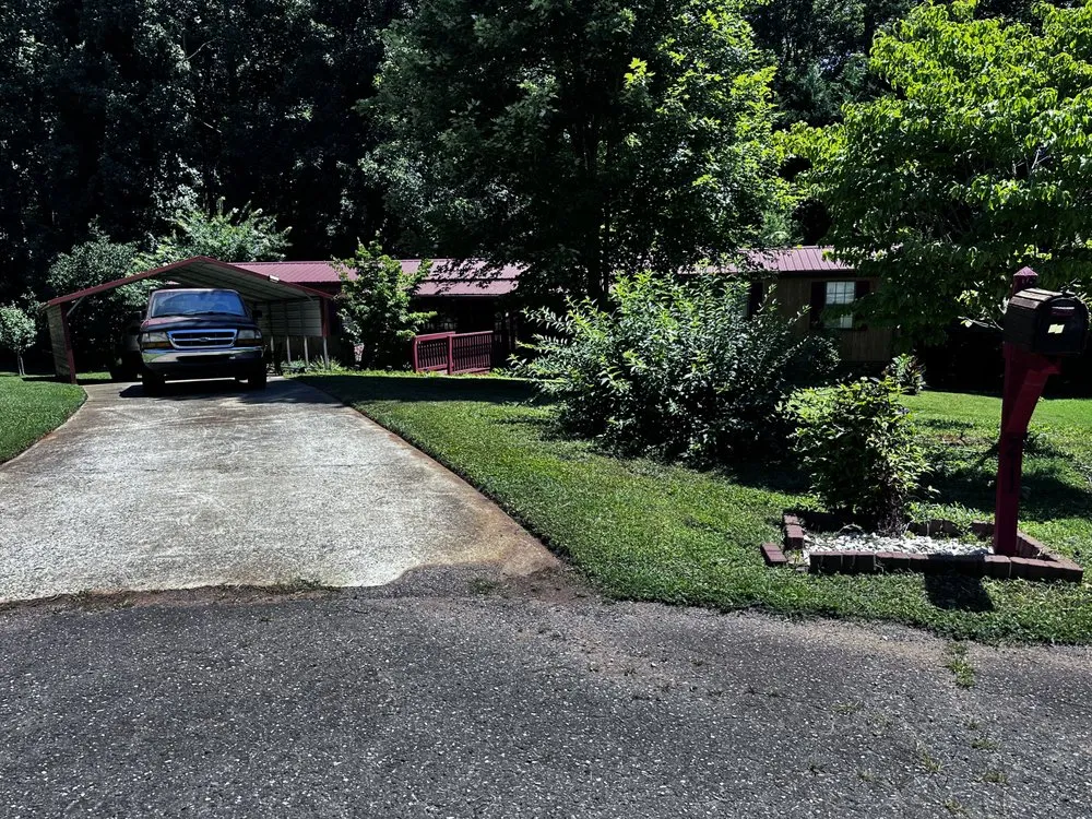 Reliable garden landscaping for beautiful yards in Mount Holly, NC by Spencer’s Lawn Care