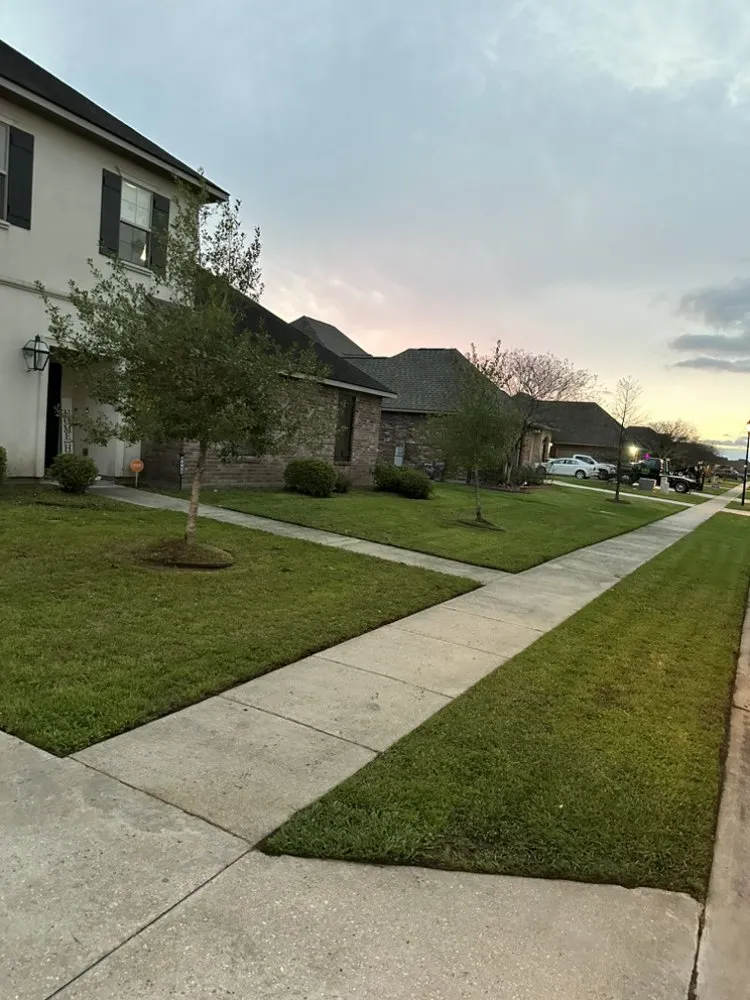 Expert garden landscaping experts serving Plaquemine, LA - SpgOne Lawn & Services