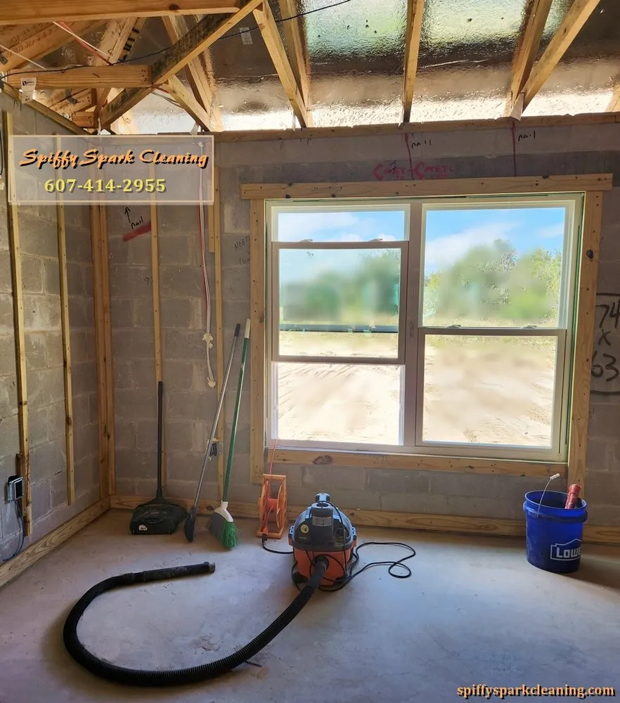 Local landscaping services in Lakeland, FL - Spiffy Spark Cleaning Services