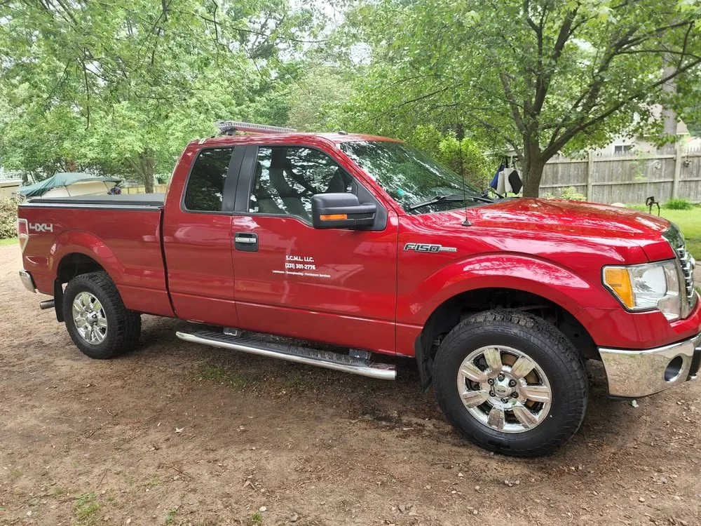 Expert yard cleanup service for beautiful yards in Muskegon, MI by Spirit Cleaning Maintenance & Lawncare