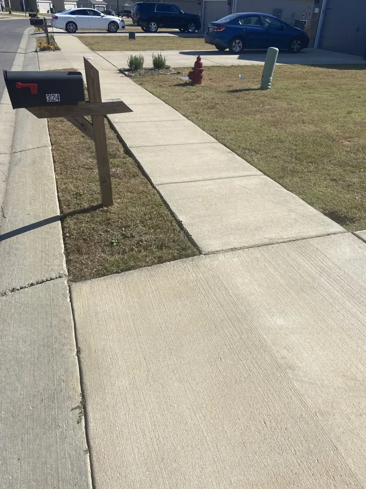 Local lawn mowing service experts serving Montevallo, AL - Spivey Lawn Care & Landscaping