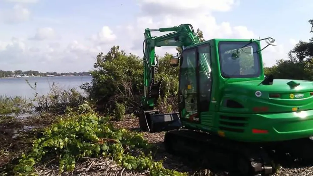 Custom landscaping services experts serving Cocoa, FL - Spivey's Tree Pros