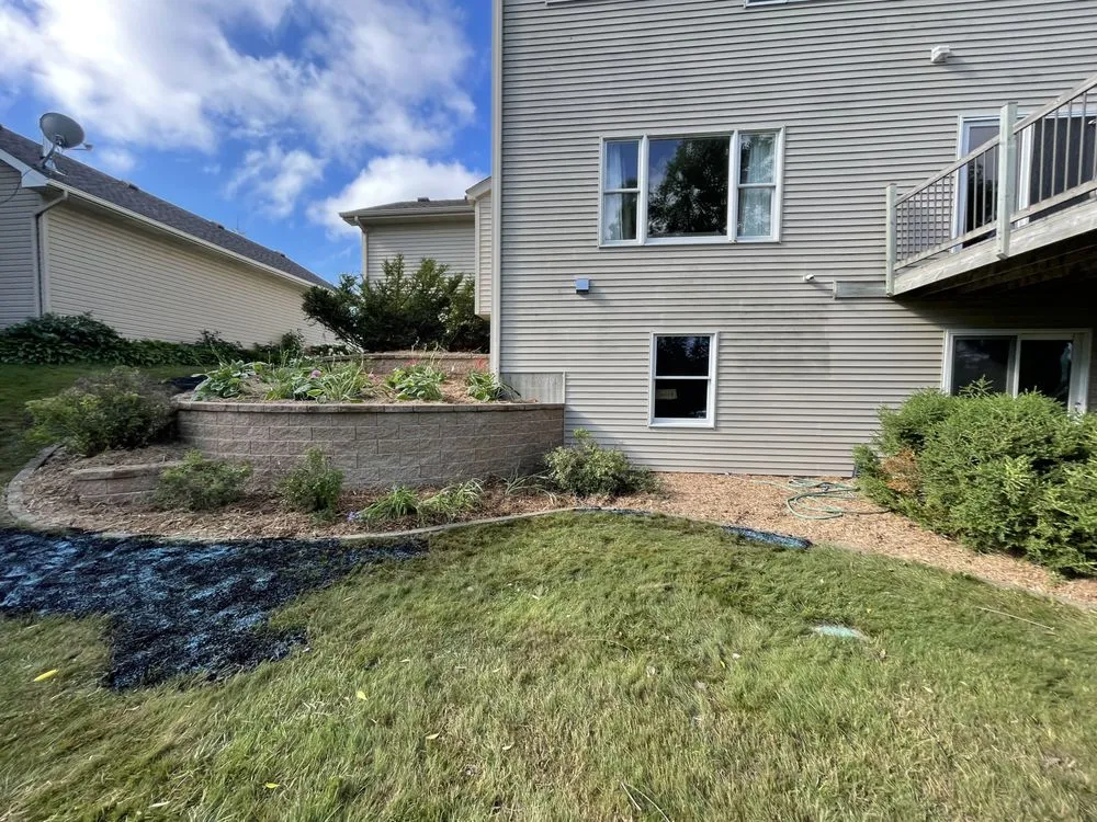 Top-rated yard maintenance near you in Waconia, MN by Splitting Image Hardscapes