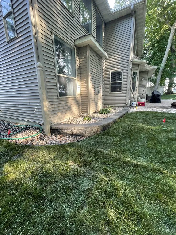 Custom landscape installation experts serving Waconia, MN - Splitting Image Hardscapes